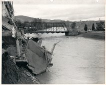 BeforeBridgeCollapse Before the Bridge Collapse at Pearl Street Photo by Dick Neal